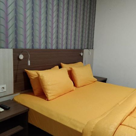 Smart Dream Inn Tangerang Esterno foto