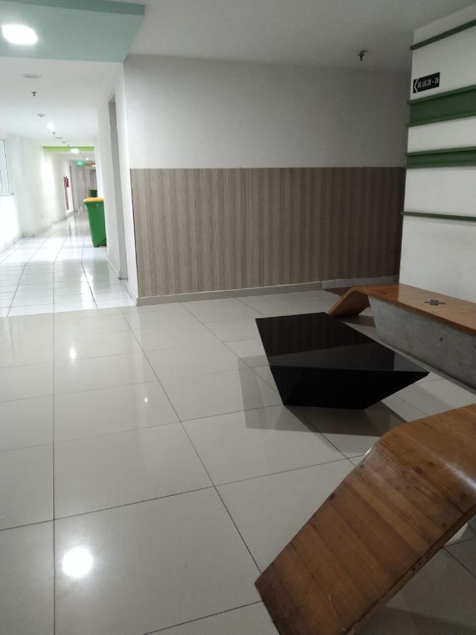 Smart Dream Inn Tangerang Esterno foto