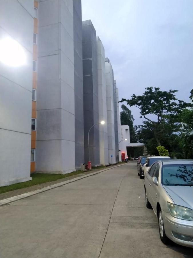 Smart Dream Inn Tangerang Esterno foto
